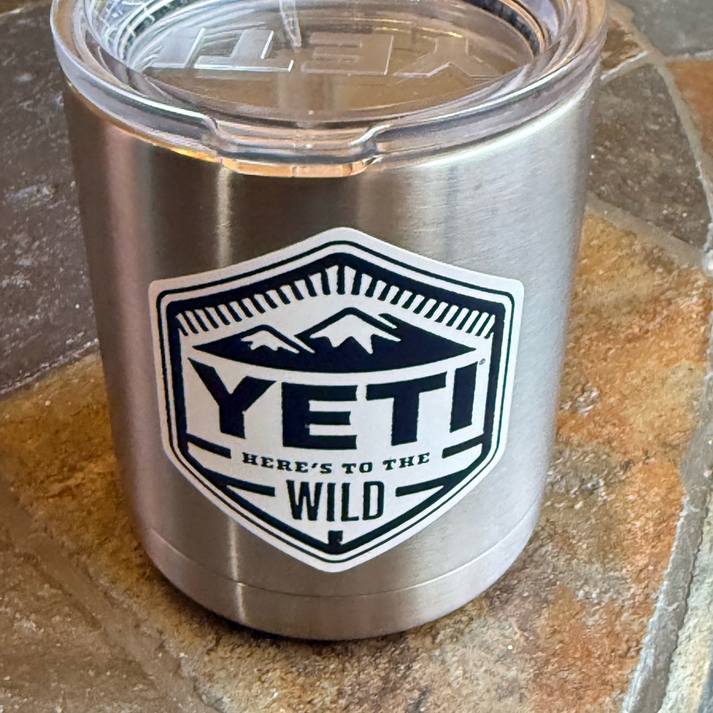 YETI Silver Tumbler with Clear Lid